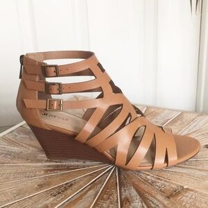 NIB JustFab Cognac Faux Leather Midi Wedges Sz 10